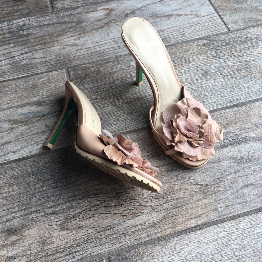 Donald J Pliner | Flower Heels